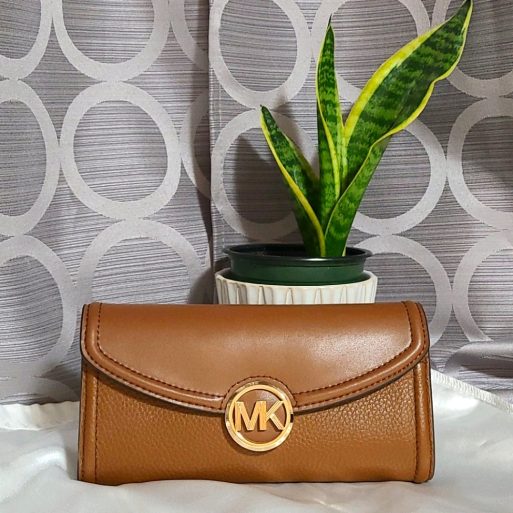 🌹- MK Fulton wallet